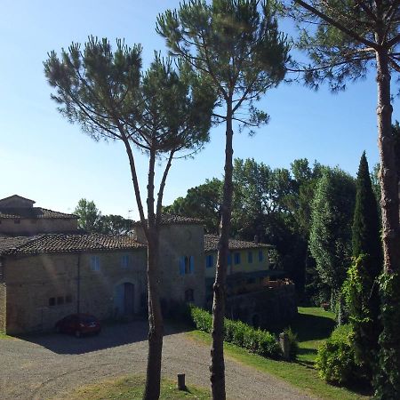 Bassetto Guesthouse & Apartments Черталдо Екстериор снимка