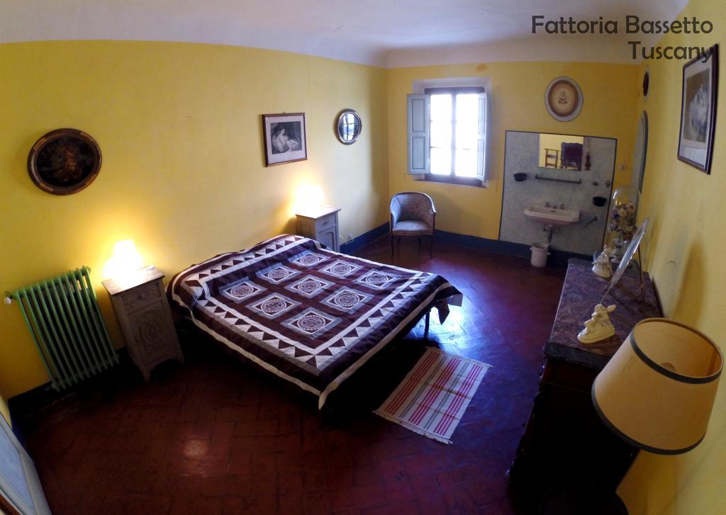 Bassetto Guesthouse & Apartments Черталдо Стая снимка
