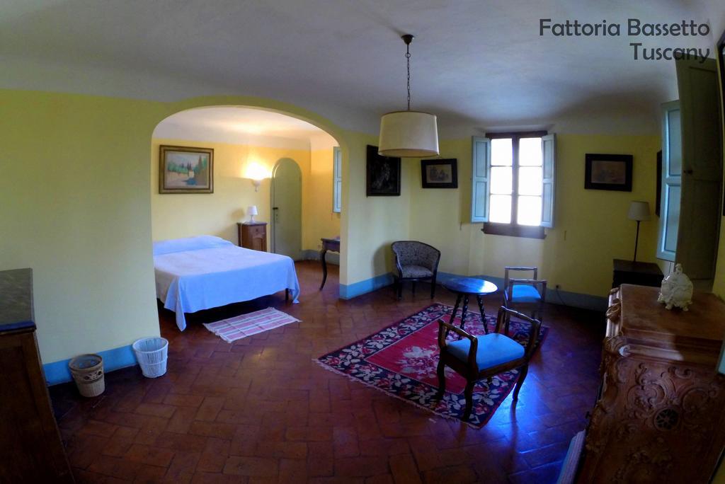 Bassetto Guesthouse & Apartments Черталдо Стая снимка