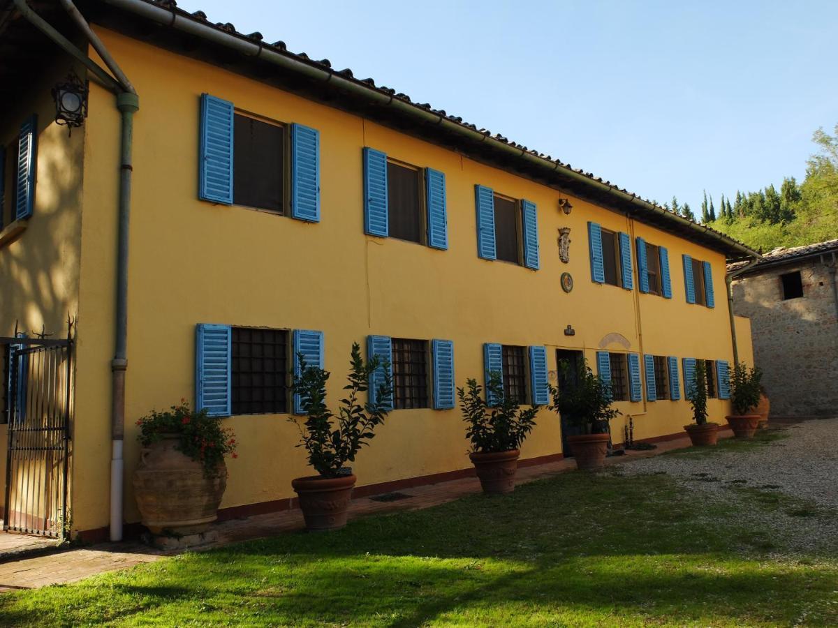 Bassetto Guesthouse & Apartments Черталдо Екстериор снимка