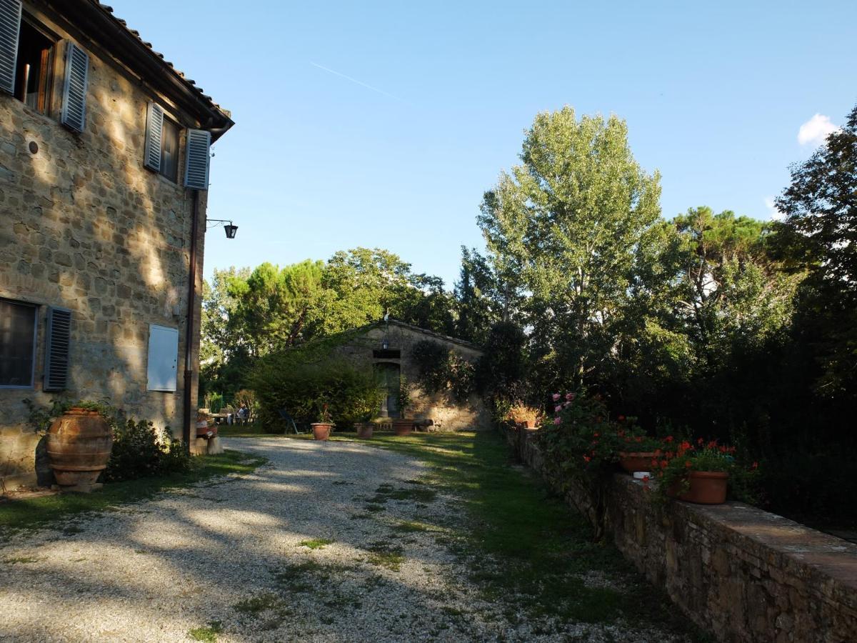 Bassetto Guesthouse & Apartments Черталдо Екстериор снимка